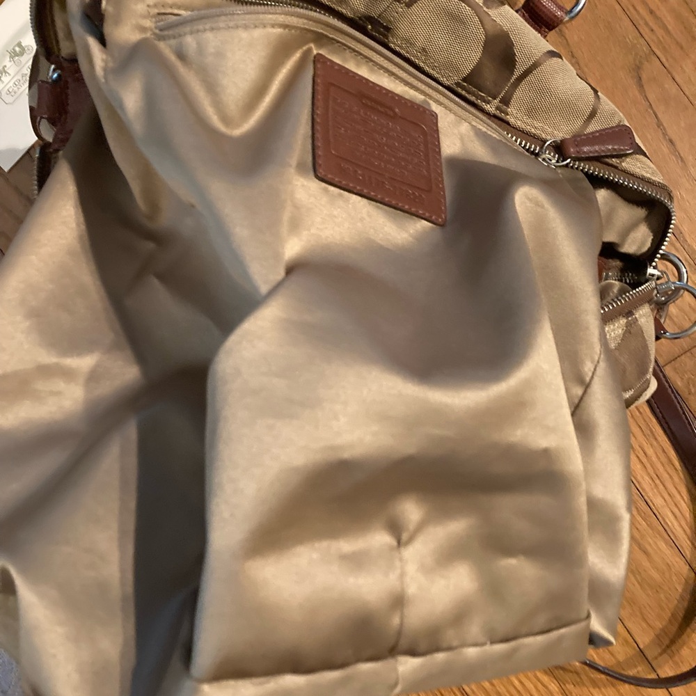 Coach Logo large purse with dust bag - Picture 6 of 7